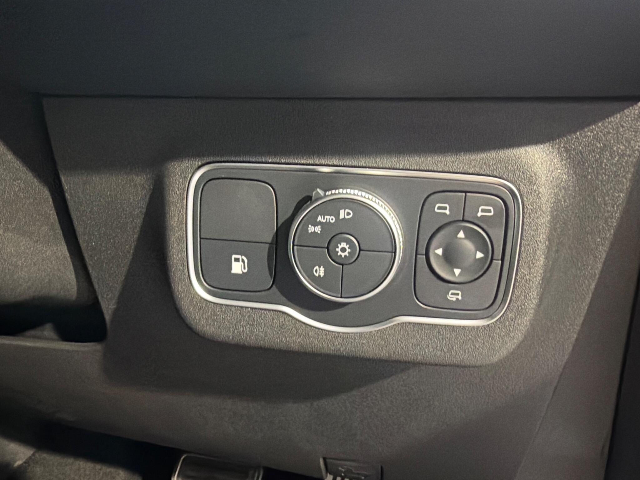 Large vehicle image